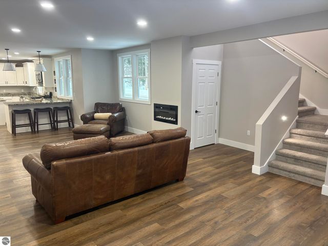 302 W Dresden Street, Kalkaska, MI 49646