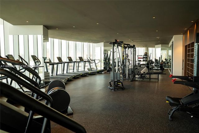 275 SW 6th St 1110, Miami, FL 33130