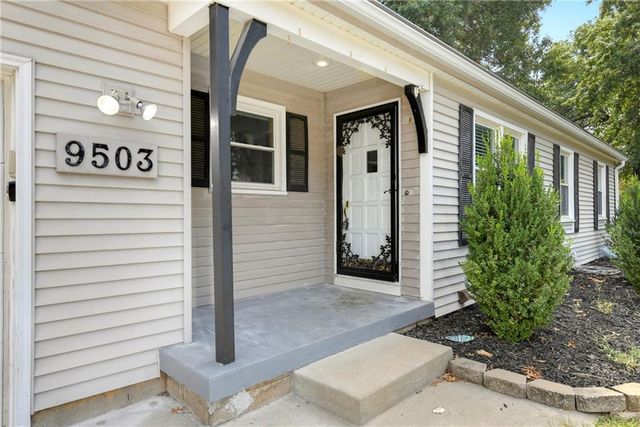 9503 Grandview Street, Overland Park, KS 66212