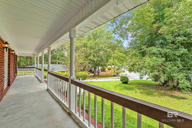 255 Maple Circle, Daphne, AL 36526