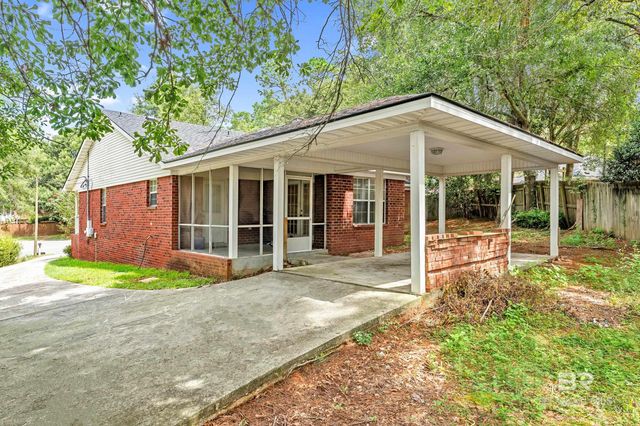 255 Maple Circle, Daphne, AL 36526