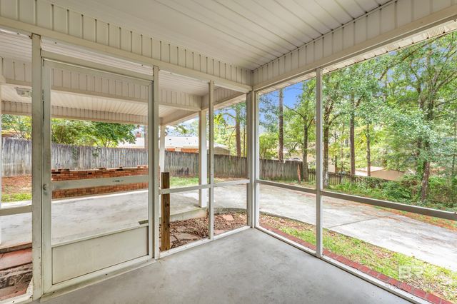 255 Maple Circle, Daphne, AL 36526