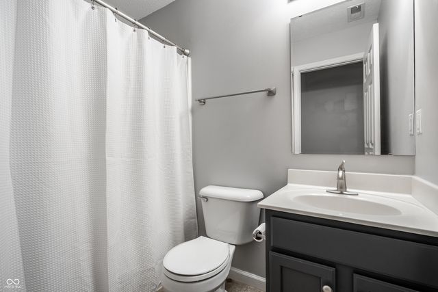 7061 N Lyndhurst Crossing, Mccordsville, IN 46055