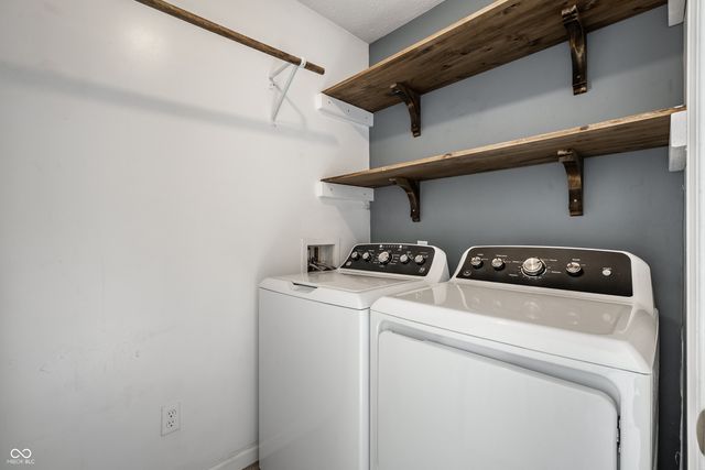 7061 N Lyndhurst Crossing, Mccordsville, IN 46055