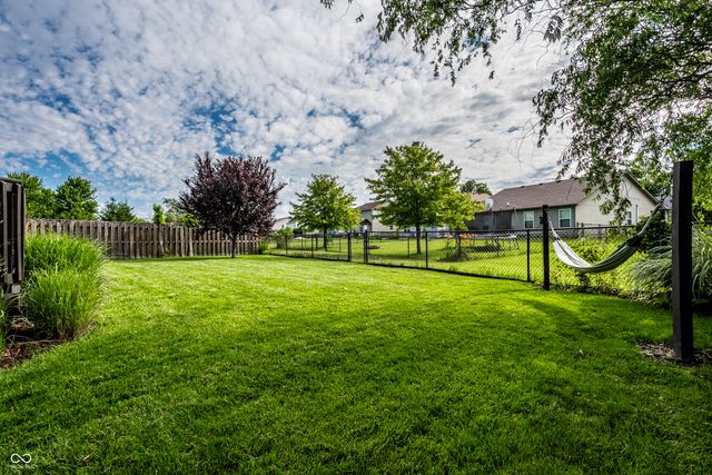 7061 N Lyndhurst Crossing, Mccordsville, IN 46055