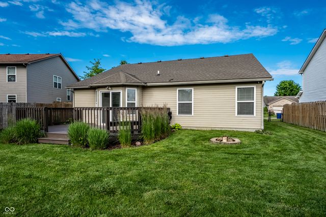 7061 N Lyndhurst Crossing, Mccordsville, IN 46055