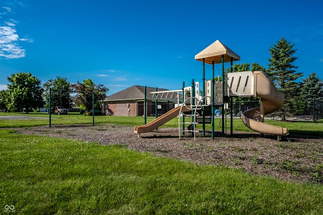 7061 N Lyndhurst Crossing, Mccordsville, IN 46055