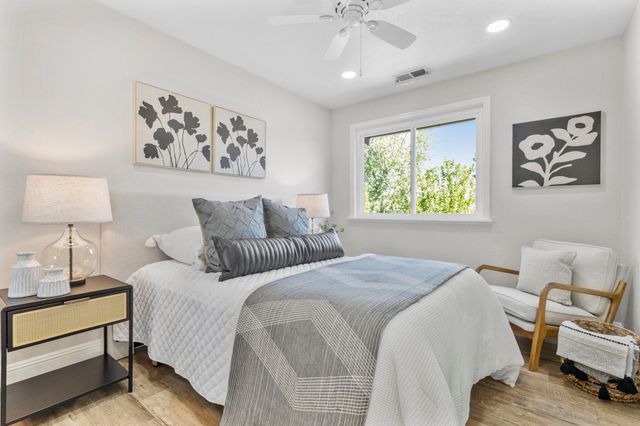 215 Mavis Dr, Pleasanton, CA 94566