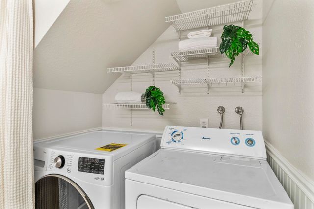 215 Mavis Dr, Pleasanton, CA 94566