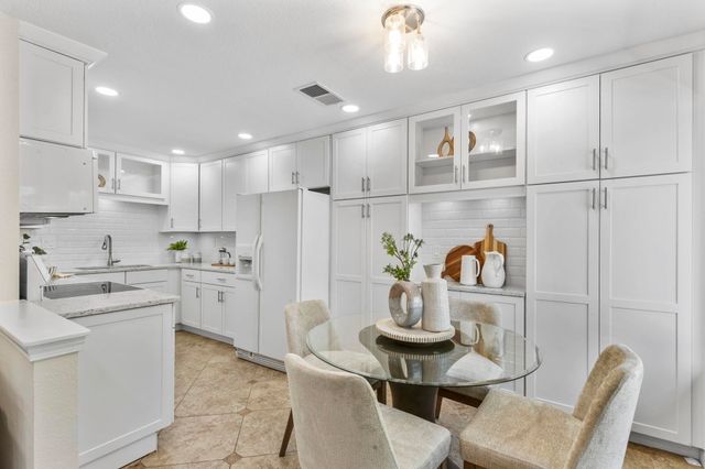 215 Mavis Dr, Pleasanton, CA 94566