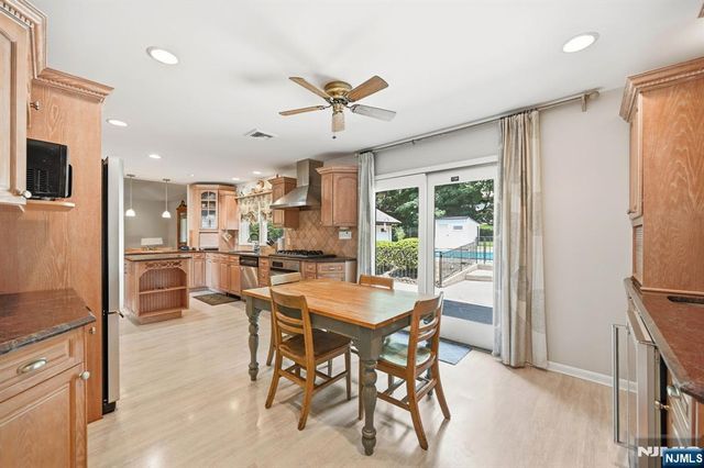 39 Fox Hill Road, Upper Saddle River, NJ 07458