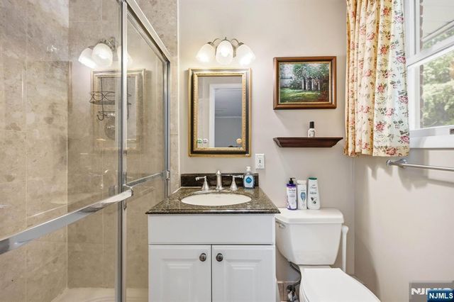 39 Fox Hill Road, Upper Saddle River, NJ 07458
