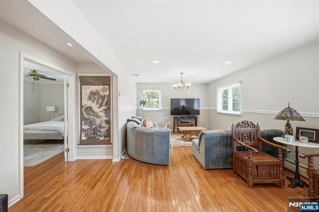 39 Fox Hill Road, Upper Saddle River, NJ 07458