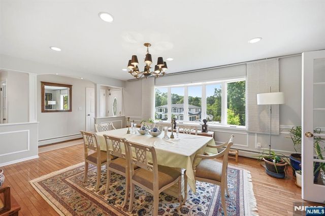 39 Fox Hill Road, Upper Saddle River, NJ 07458