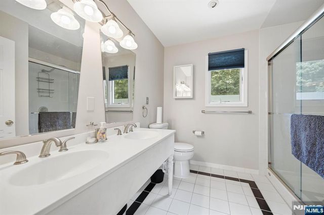 39 Fox Hill Road, Upper Saddle River, NJ 07458