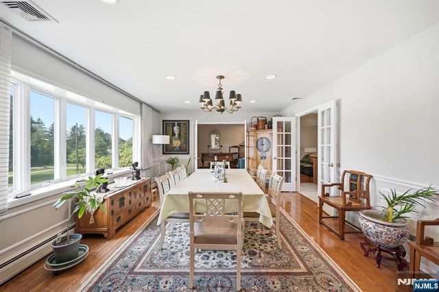39 Fox Hill Road, Upper Saddle River, NJ 07458
