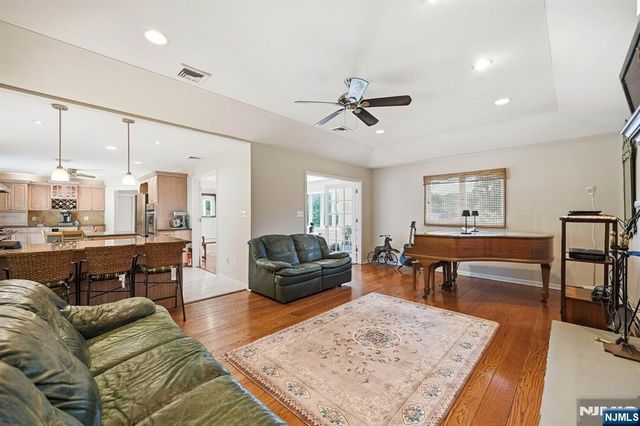 39 Fox Hill Road, Upper Saddle River, NJ 07458