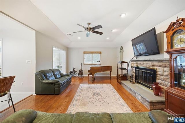 39 Fox Hill Road, Upper Saddle River, NJ 07458
