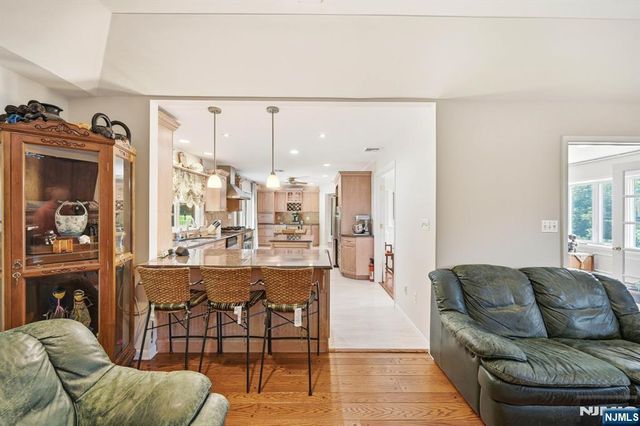 39 Fox Hill Road, Upper Saddle River, NJ 07458
