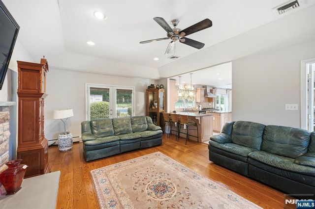 39 Fox Hill Road, Upper Saddle River, NJ 07458