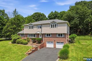 39 Fox Hill Road, Upper Saddle River, NJ 07458