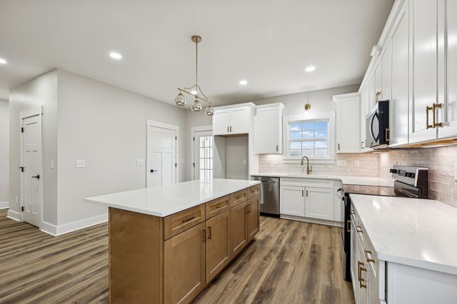 3660 Blue Springs Road, Decherd, TN 37324