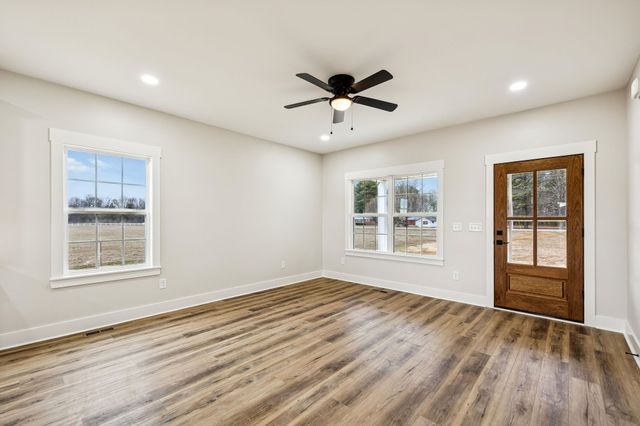 3660 Blue Springs Road, Decherd, TN 37324