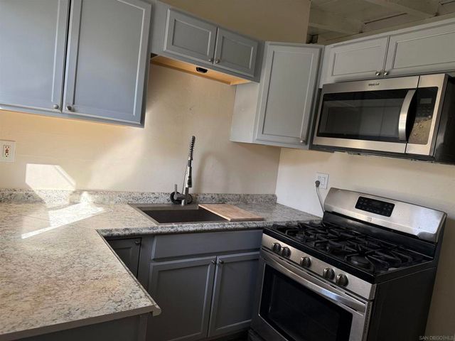 87 Oakdale Avenue, El Cajon, CA 92021