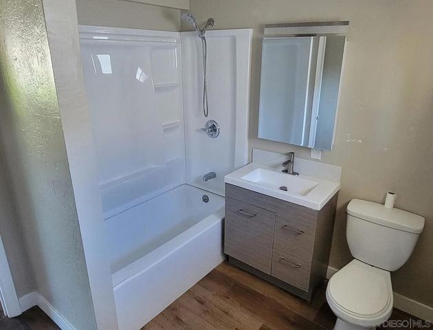 87 Oakdale Avenue, El Cajon, CA 92021