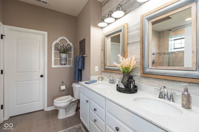 4220 Backstretch Lane, Bargersville, IN 46106