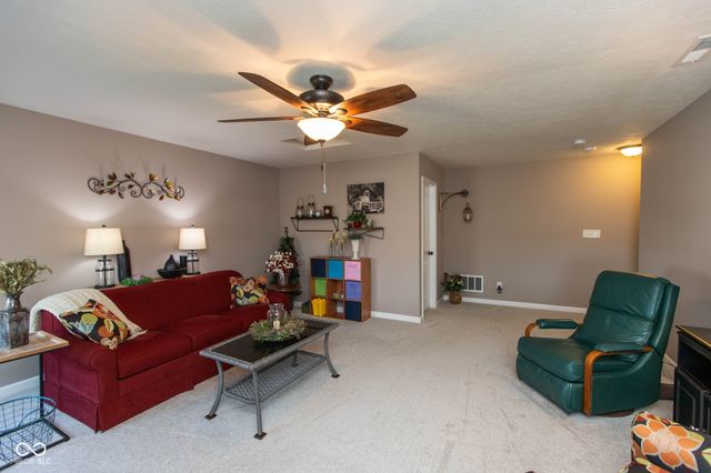 4220 Backstretch Lane, Bargersville, IN 46106