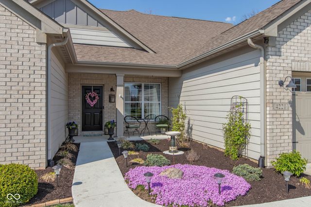 4220 Backstretch Lane, Bargersville, IN 46106