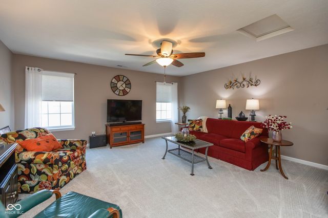 4220 Backstretch Lane, Bargersville, IN 46106