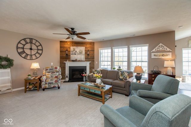 4220 Backstretch Lane, Bargersville, IN 46106