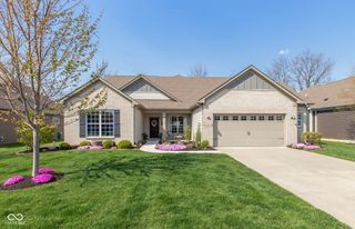 4220 Backstretch Lane, Bargersville, IN 46106
