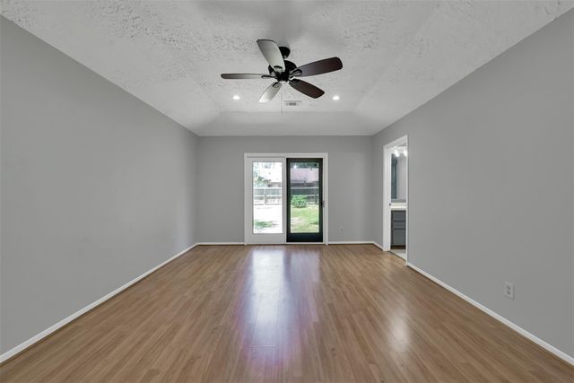 27121 Wells Lane, Oak Ridge North, TX 77385