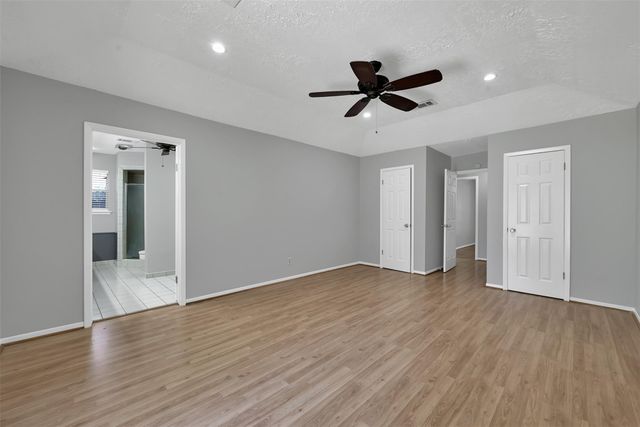 27121 Wells Lane, Oak Ridge North, TX 77385