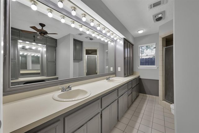 27121 Wells Lane, Oak Ridge North, TX 77385