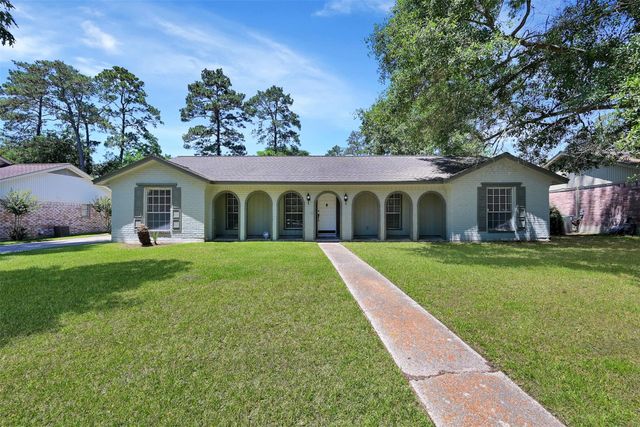 27121 Wells Lane, Oak Ridge North, TX 77385