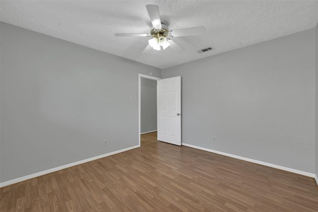 27121 Wells Lane, Oak Ridge North, TX 77385