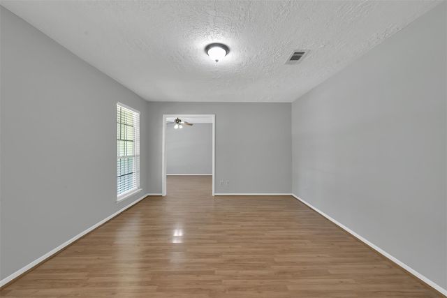 27121 Wells Lane, Oak Ridge North, TX 77385