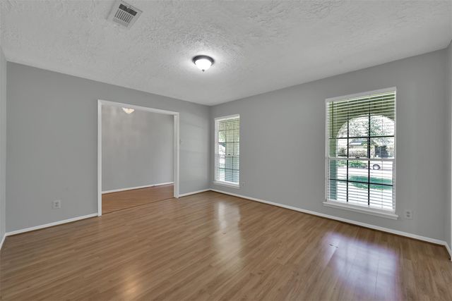 27121 Wells Lane, Oak Ridge North, TX 77385