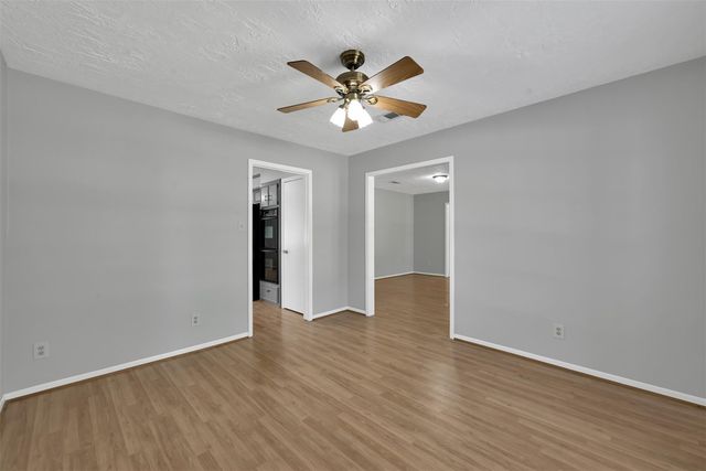 27121 Wells Lane, Oak Ridge North, TX 77385