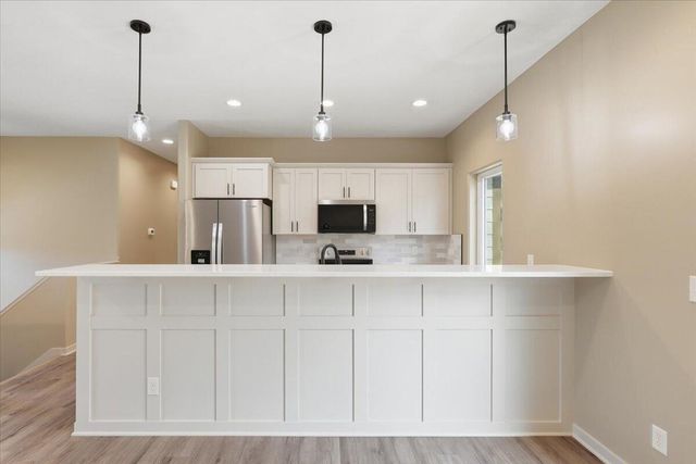 2407 N BROADWAY Street, Council Bluffs, IA 51503