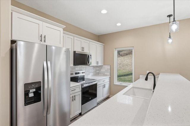 2407 N BROADWAY Street, Council Bluffs, IA 51503