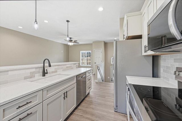 2407 N BROADWAY Street, Council Bluffs, IA 51503