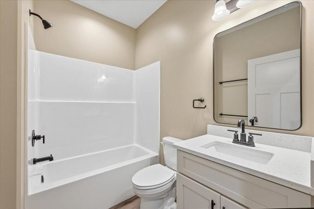 2407 N BROADWAY Street, Council Bluffs, IA 51503