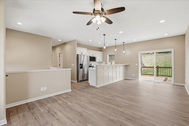 2407 N BROADWAY Street, Council Bluffs, IA 51503