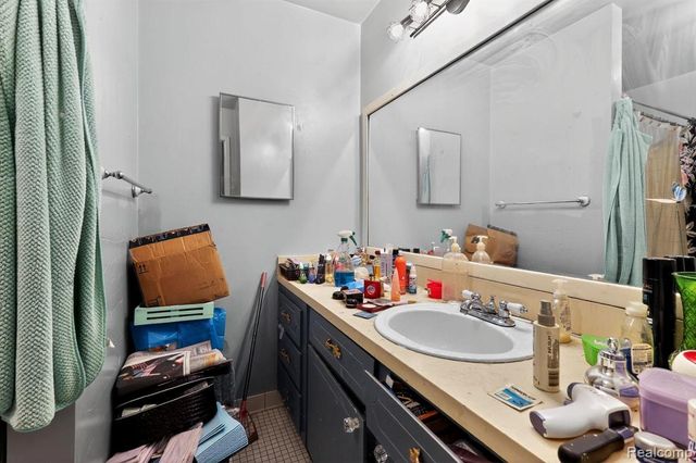 24145 Meadowbridge Drive 79, Clinton Township, MI 48035