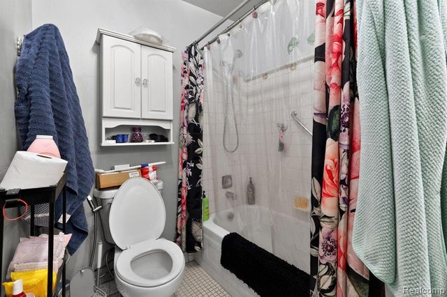 24145 Meadowbridge Drive 79, Clinton Township, MI 48035